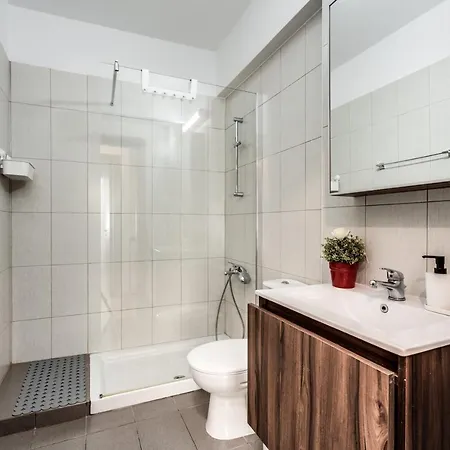 Sunnyvillas: 2br Mythical Apt*swimming Pool*ak04 アパート